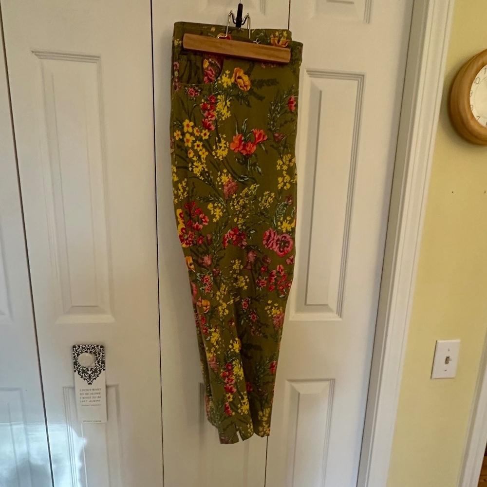 Green Floral Susan Graver Crop Pants